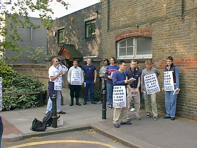 London Oratory: Leafleters